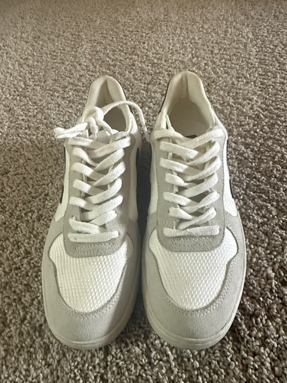 Veja White and Light Gray Women's Sneakers Low-Top